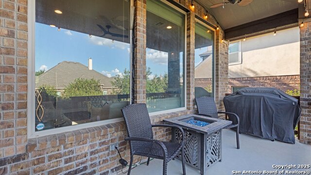 Listing photo id 32 for 28802 Front Gate