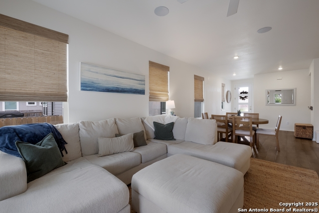 Image 10 of 23 For 215 Granite Shores W