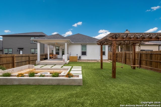 Image 21 of 23 For 215 Granite Shores W