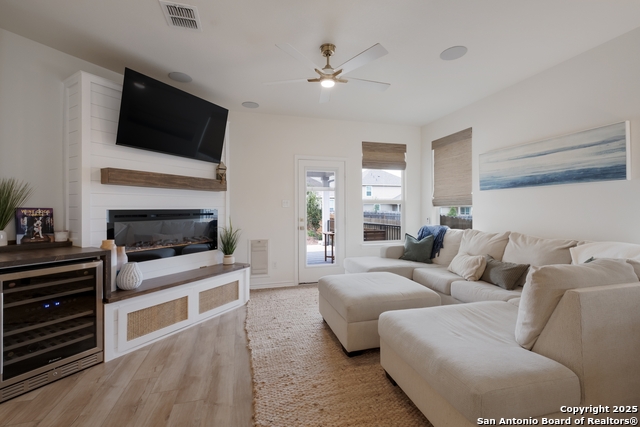 Image 8 of 23 For 215 Granite Shores W