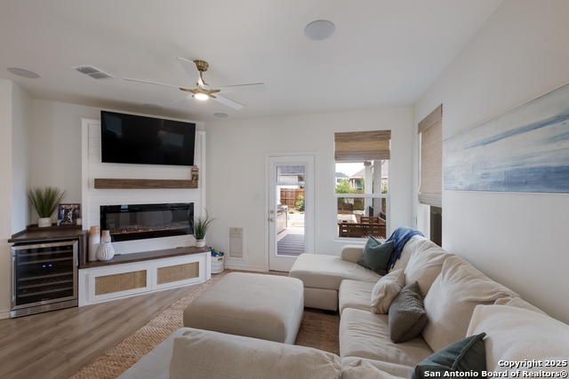 Image 9 of 23 For 215 Granite Shores W