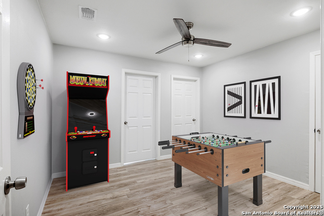 Image 15 of 35 For 322 Glamis  