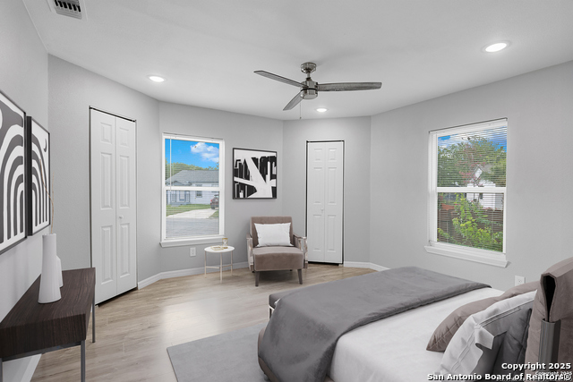 Image 17 of 35 For 322 Glamis  