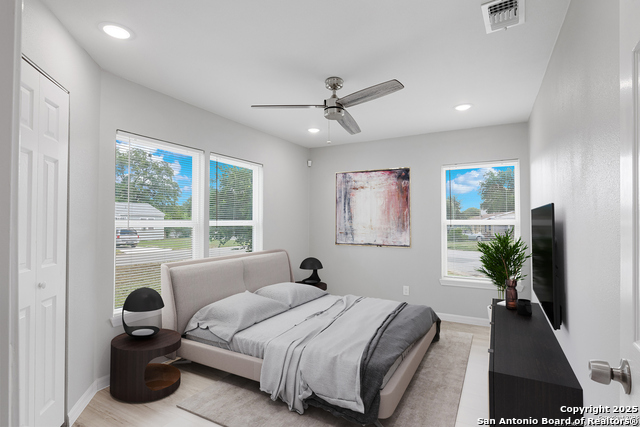 Image 20 of 35 For 322 Glamis  