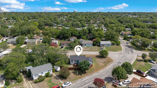 Image 33 of 35 For 322 Glamis  