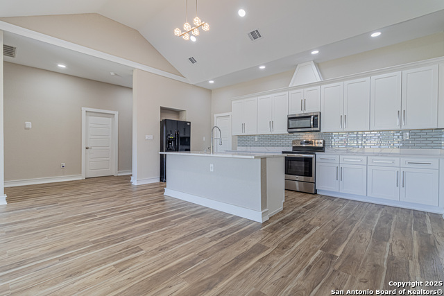 Image 9 of 37 For 16923 Rancho Escondido