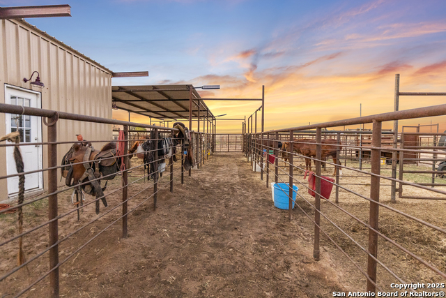 Image 5 of 21 For 14453 Fm 472