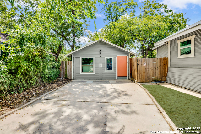 Image 4 of 26 For 1108 Center