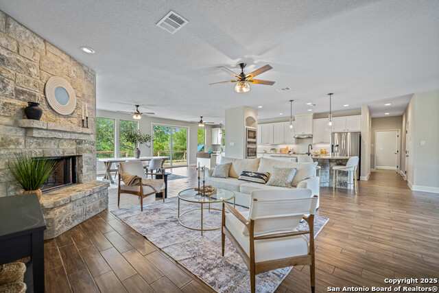 Image 21 of 47 For 1621 Angolo  