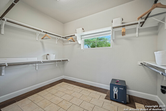 Image 27 of 47 For 1621 Angolo  