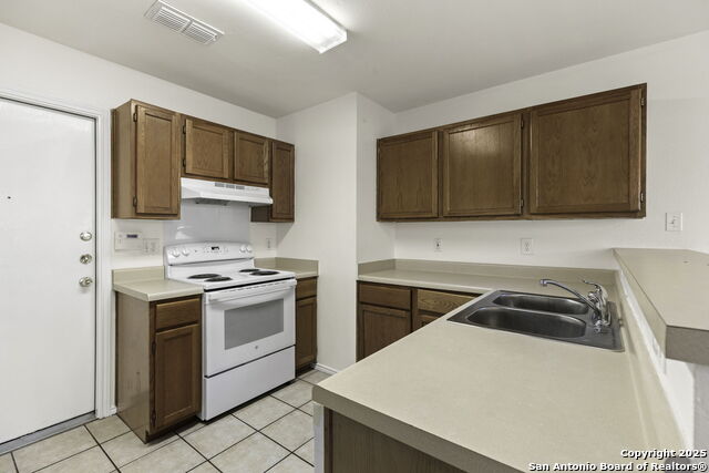 Listing photo id 9 for 7226 Burns Crossing