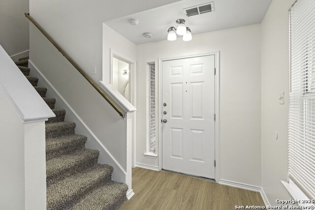 Listing photo id 3 for 7226 Burns Crossing