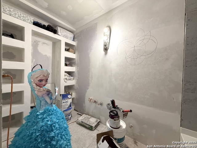 Image 27 of 33 For 105 Terrell Ave