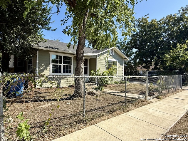 Image 3 of 33 For 105 Terrell Ave