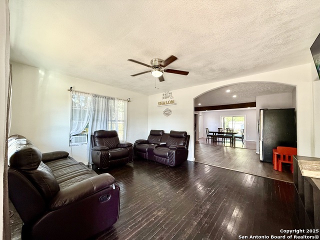 Image 6 of 33 For 105 Terrell Ave