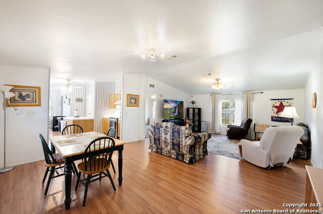 Image 11 of 21 For 8489 Elmendorf Lavernia