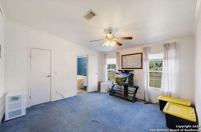 Image 15 of 21 For 8489 Elmendorf Lavernia