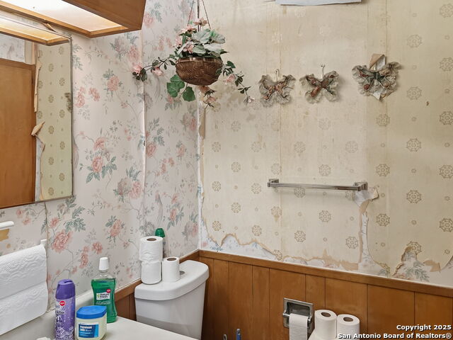 Listing photo id 10 for 4607 Belinda Lee