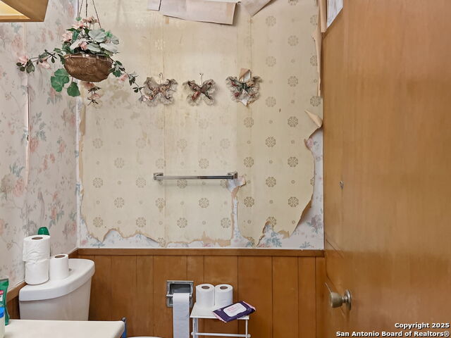 Listing photo id 11 for 4607 Belinda Lee