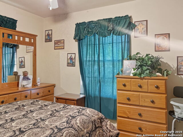Listing photo id 16 for 4607 Belinda Lee