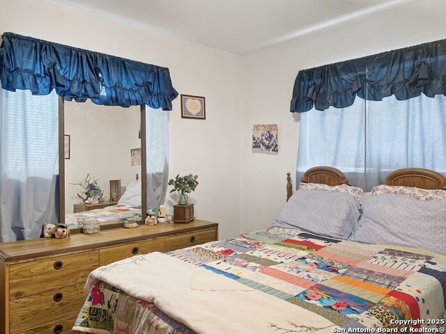 Listing photo id 17 for 4607 Belinda Lee