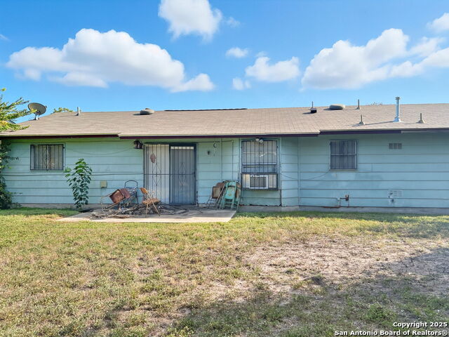 Listing photo id 20 for 4607 Belinda Lee