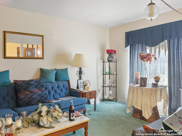 Listing photo id 2 for 4607 Belinda Lee