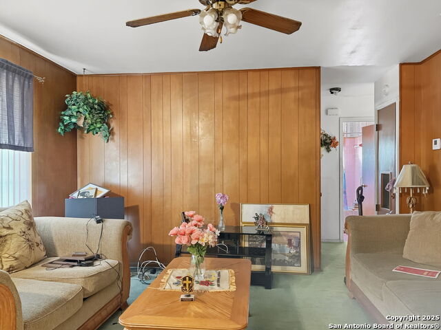 Listing photo id 4 for 4607 Belinda Lee