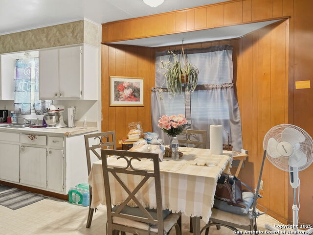Listing photo id 6 for 4607 Belinda Lee