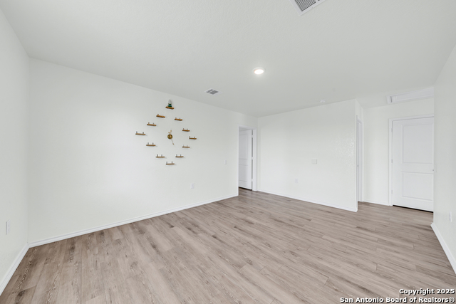 Listing photo id 8 for 603 Vermilion