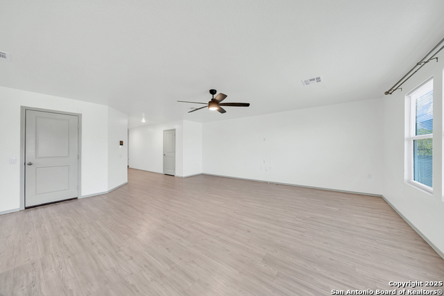 Listing photo id 7 for 603 Vermilion