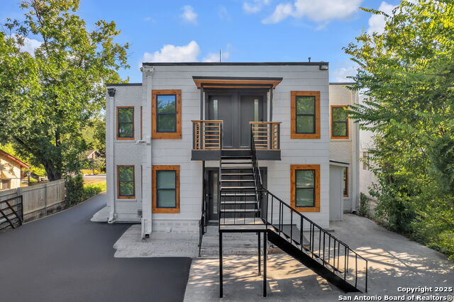 Image 2 of 21 For 1505 Woodlawn Ave W 1