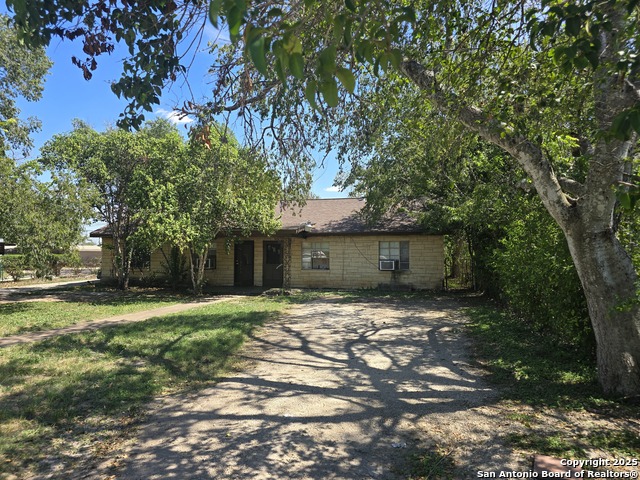 Image 2 of 23 For 122 Roesler  