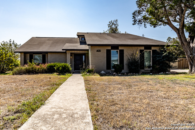 405 Tanglewood Dr W