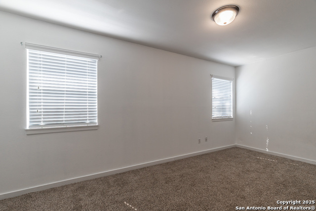 Listing photo id 22 for 405 Tanglewood Dr W