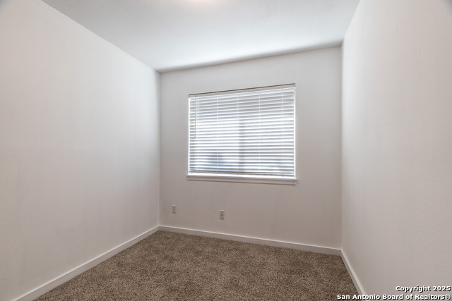 Listing photo id 23 for 405 Tanglewood Dr W