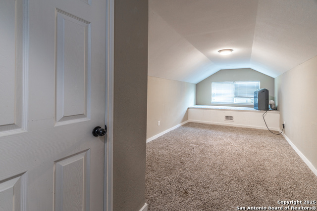 Listing photo id 25 for 405 Tanglewood Dr W