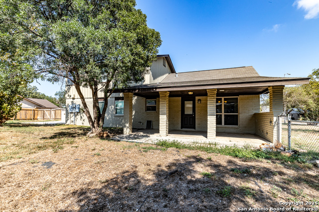 Listing photo id 28 for 405 Tanglewood Dr W