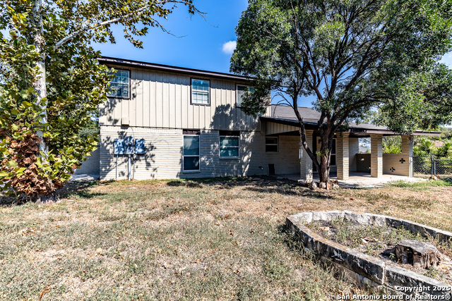 Listing photo id 30 for 405 Tanglewood Dr W