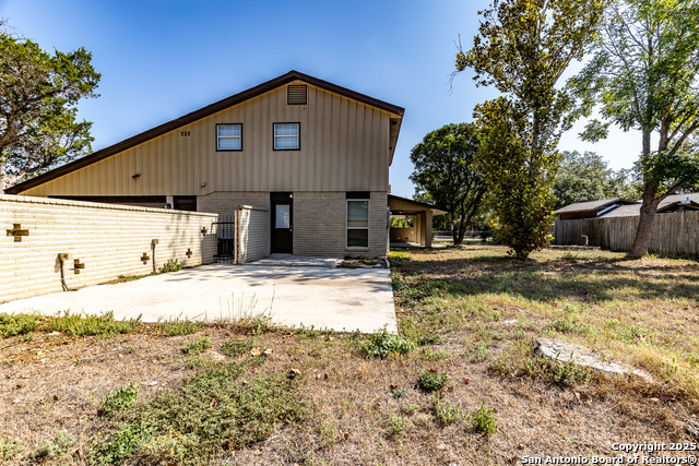 Listing photo id 32 for 405 Tanglewood Dr W