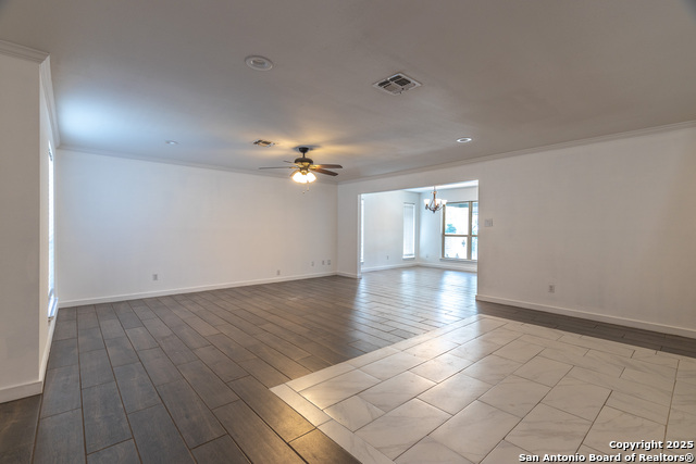 Listing photo id 5 for 405 Tanglewood Dr W