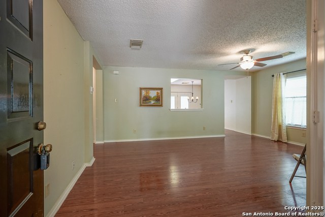Image 10 of 32 For 6631 Evenridge Ln