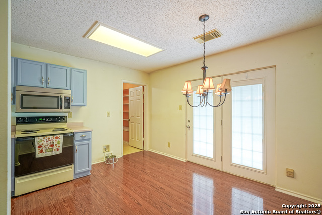 Image 13 of 32 For 6631 Evenridge Ln