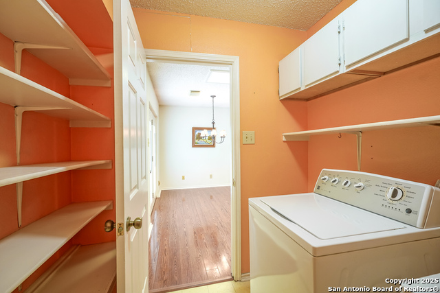 Image 17 of 32 For 6631 Evenridge Ln