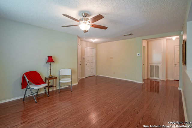 Image 2 of 32 For 6631 Evenridge Ln