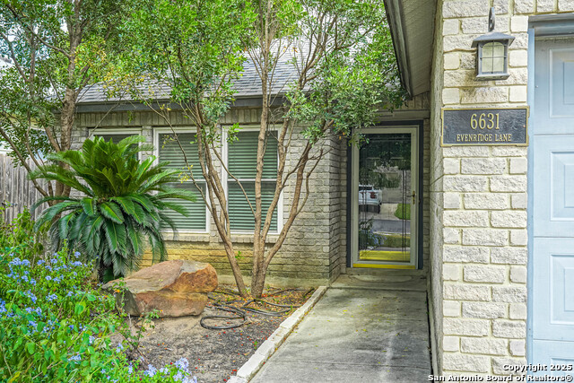 Image 9 of 32 For 6631 Evenridge Ln