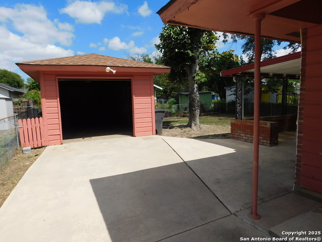 Image 19 of 19 For 1043 Gibbs  