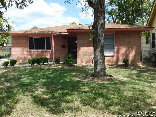 Image 2 of 19 For 1043 Gibbs  