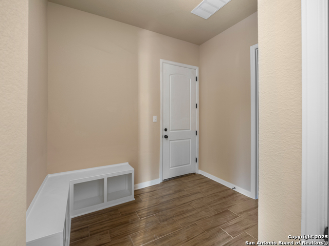 Image 17 of 40 For 8420 Bluffside