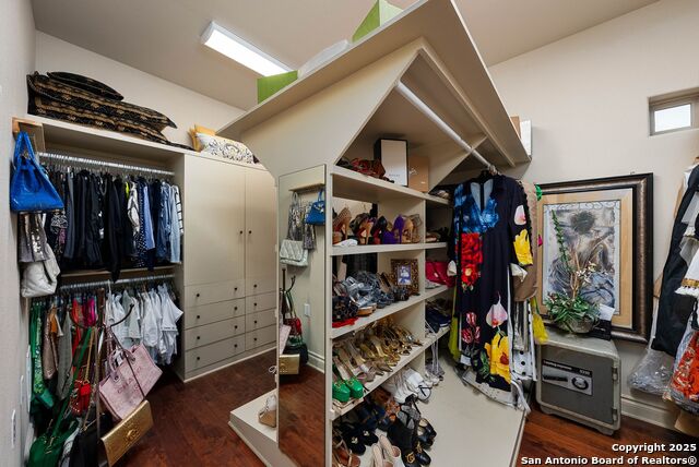 Listing photo id 18 for 6710 Ghia Ln